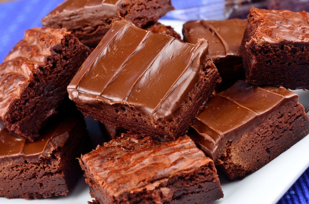 chocolate_fudge_brownies_by_thrakki-d3e7z4c