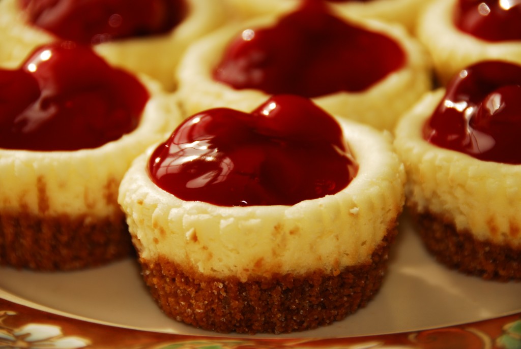 Simple and Easy Mini Cheesecakes