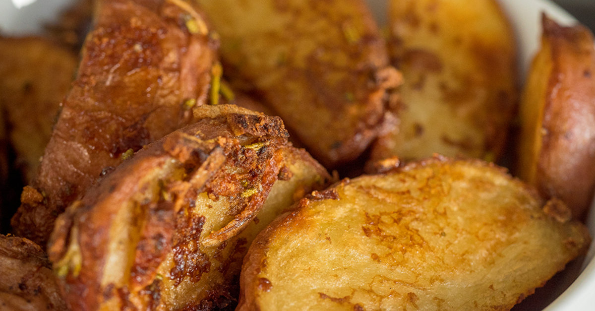 4-Ingredient Crispy Roasted Potatoes