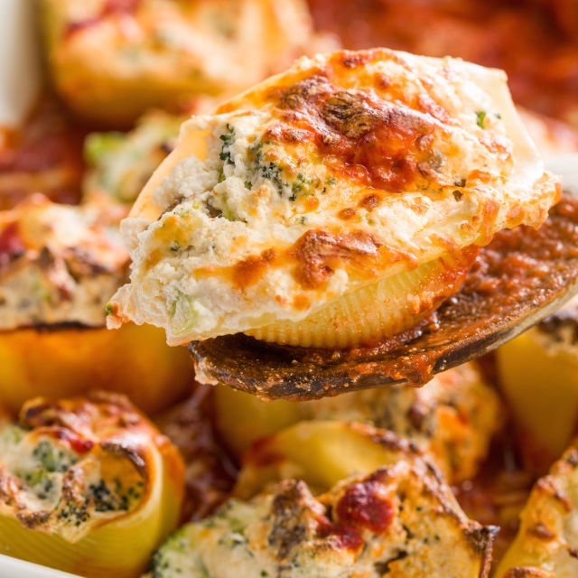 Chicken Parmesan Stuffed Shells