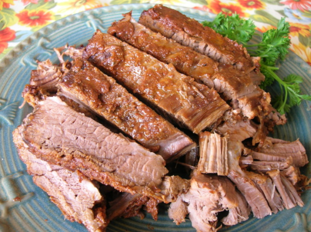 SMOKY BARBECUE BEEF BRISKET CROCK POT 