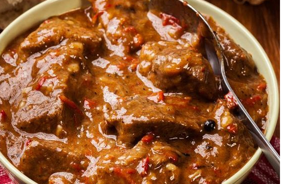 SLOW COOKER THICK & CHUNKY BEEF STEW